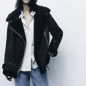 Chic Beige Faux Fur-Trimmed Jacket - Vintage-Inspired Zip-Up Coat with pockets